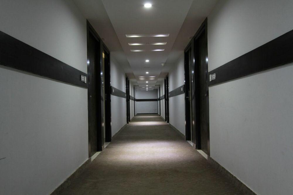 ホテル Genx Usha Kiran Agra アーグラ エクステリア 写真